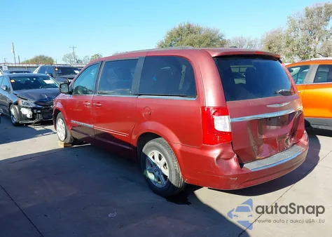 2012 Chrysler Town & Country Touring z USA, uszkodzony, nr VIN 2C4RC1BG8CR260882